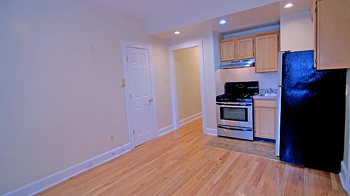 Rented by Tryax Realty Management | media 10