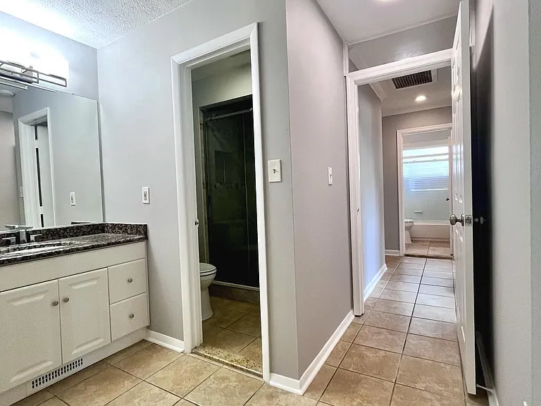 5350 Ravensworth Rd — Photo 44