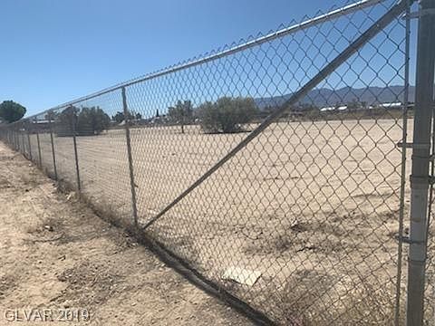 2nd image of 4560 Pawnee Pl