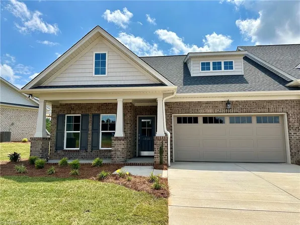 4235 Quartersaw Ln, Clemmons, NC 27012