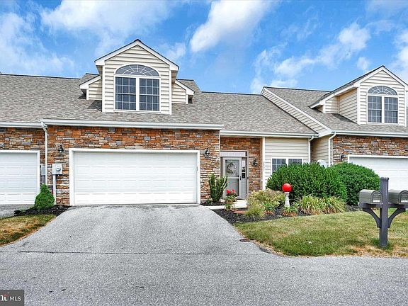 3rd image of 2937 Halstead Ln Unit 19