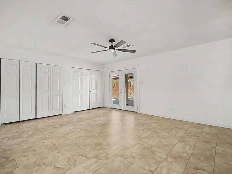 2121 Hickory Ln — Photo 7