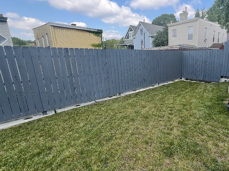 2243 Victor St — Photo 2