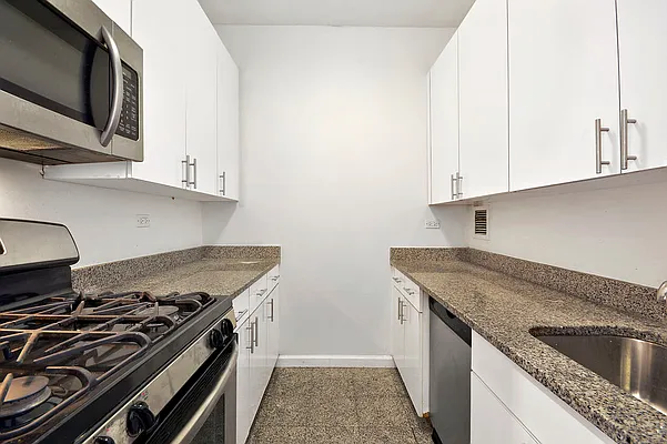 Rented by Corcoran | media 3