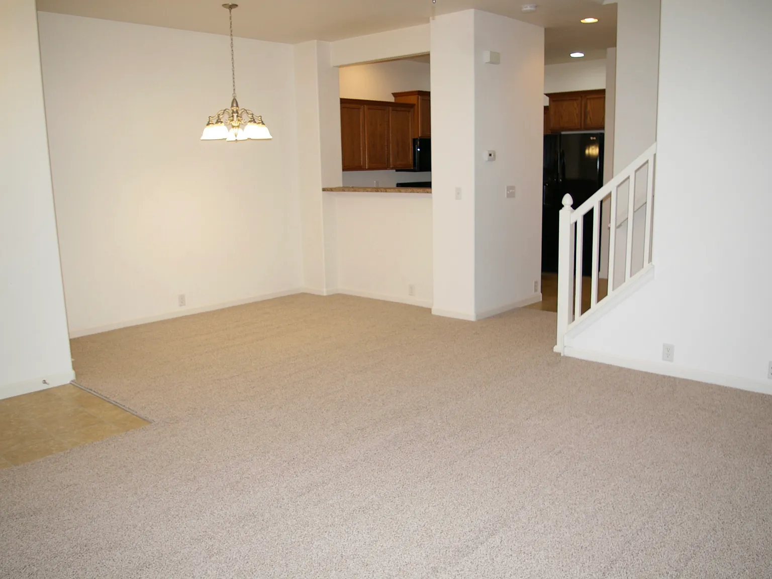 3 bed, 2.5 bath, 1486 sqft, $2,100 — Photo 3