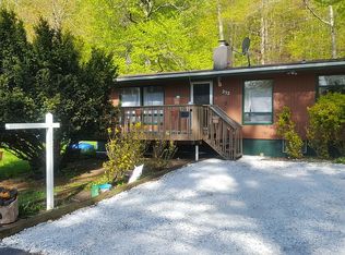 252 Bearfort Rd, West Milford, NJ 07480