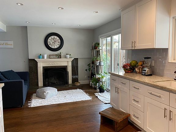 4th image of 2628 Bernwood St