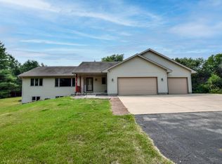 W13271 Klamer Rd, Lodi, WI 53555