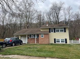 922 Bentley Rd, Lindenwold, NJ 08021