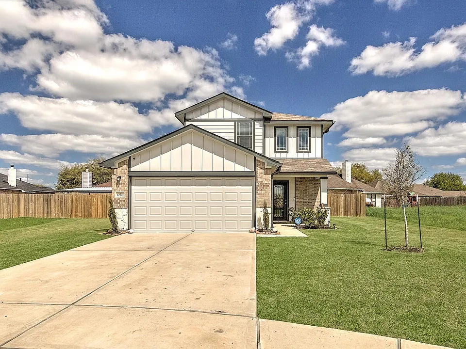 1228 Haverford Ln