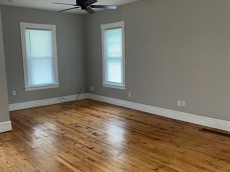 216 Richardson Ave — Photo 6