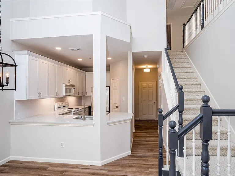 8600 Brunswick Dr — Photo 9