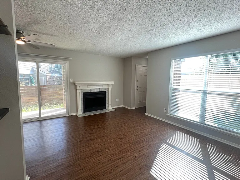 2018 W Rundberg Ln #8B — Photo 5