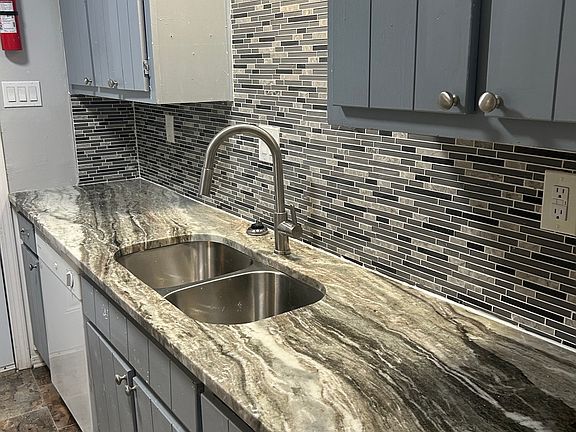 3rd image of 2194 Goldbrier Ln #2
