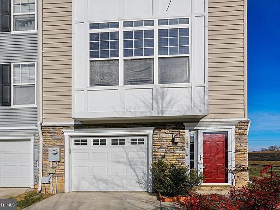 3rd image of 122 Moore Dr