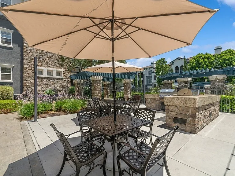 Victoria Arbors Apartment Homes — Photo 14