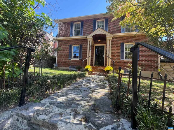 701 Donaghe St, Staunton, VA 24401