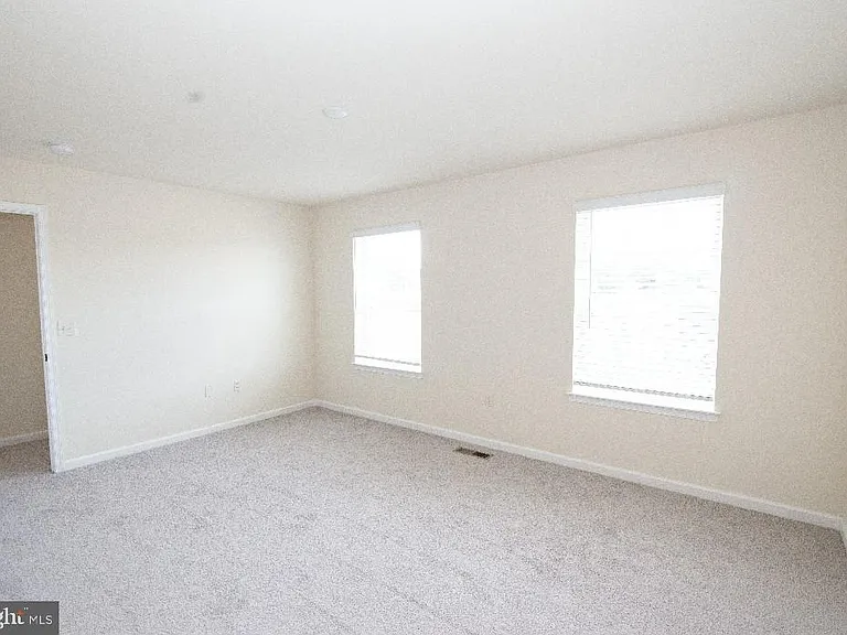 10 Skip Ln — Photo 28