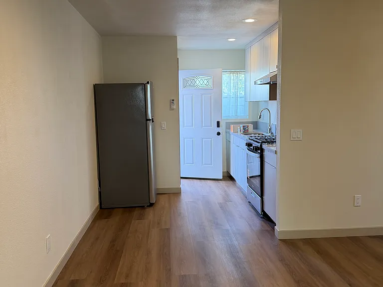 1803 James Pl — Photo 11