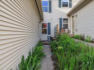 215 Juniper Dr, South Burlington, VT 05403