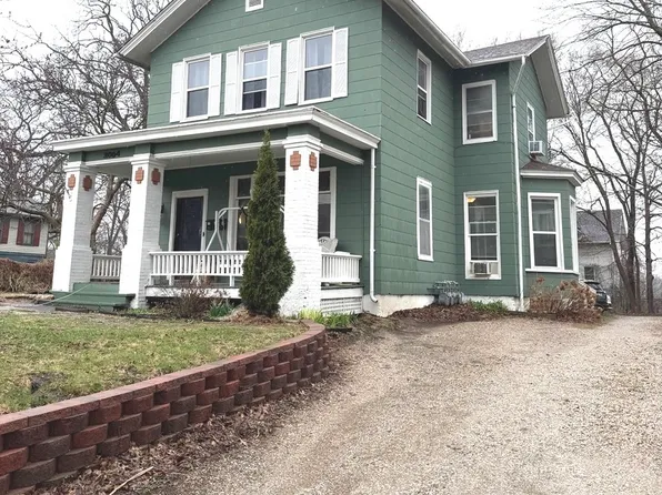 2004 E 13th St, Davenport, IA 52803