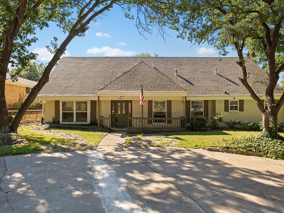 1st image of 211 Rockbrook Dr