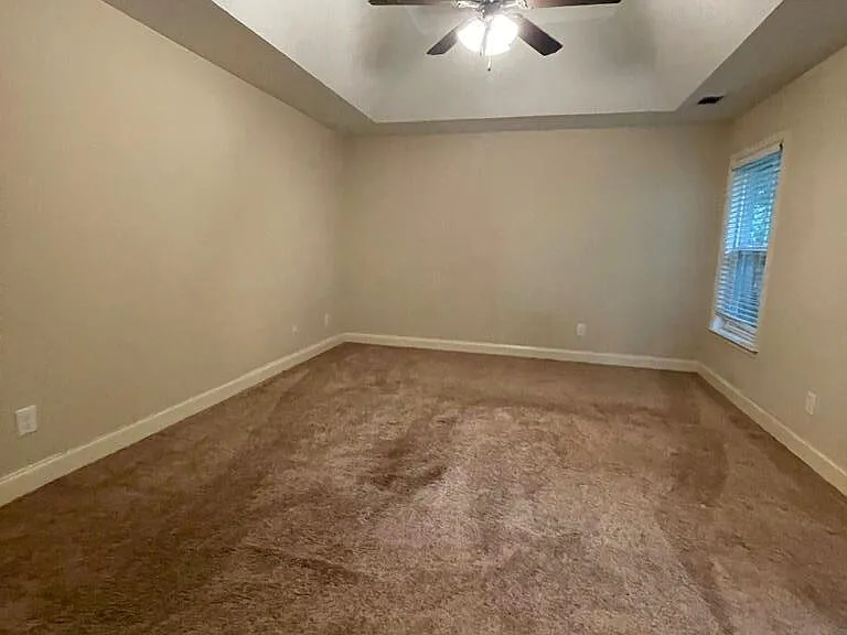 1028 Barrett Dr — Photo 12