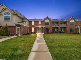 22059 Aberdeen Dr #71, Macomb, MI