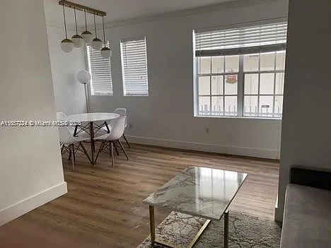 605 Euclid Ave #101 — Photo 2
