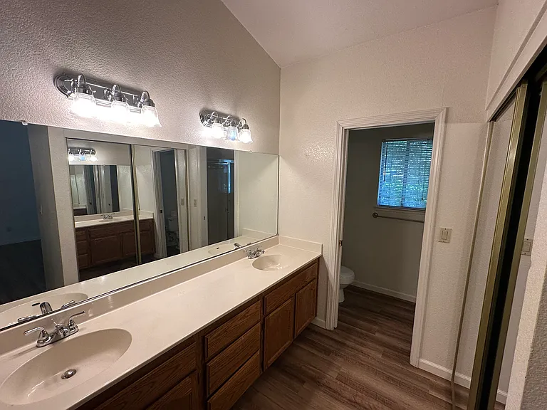 643 Lunardi Way — Photo 3