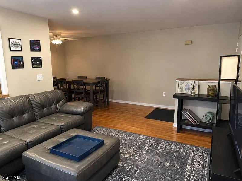 1 bed, 1.0 bath, $2,100 — Photo 4