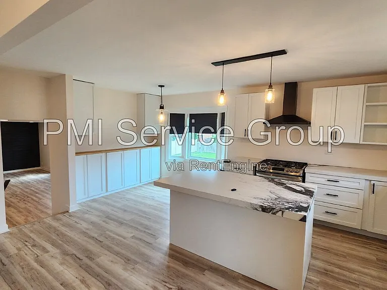 7749 Lyman Ave — Photo 6
