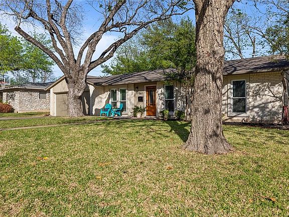 3rd image of 8611 Stillwood Ln