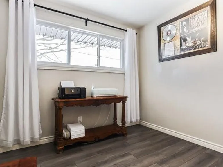 105 Harold Ave #1 — Photo 11