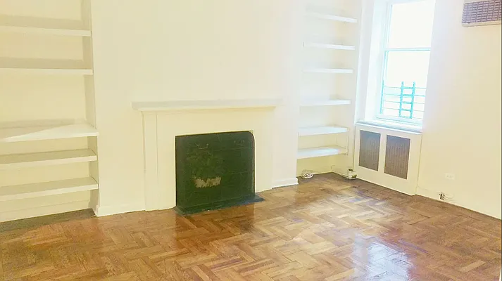 Rented by Green Line Realty | media 10