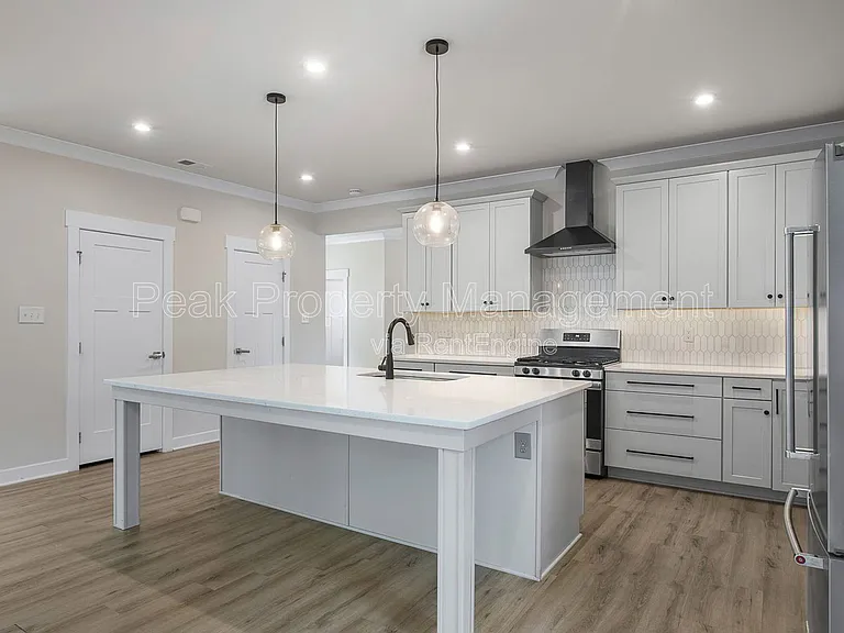 1633 Bilder Ct — Photo 31