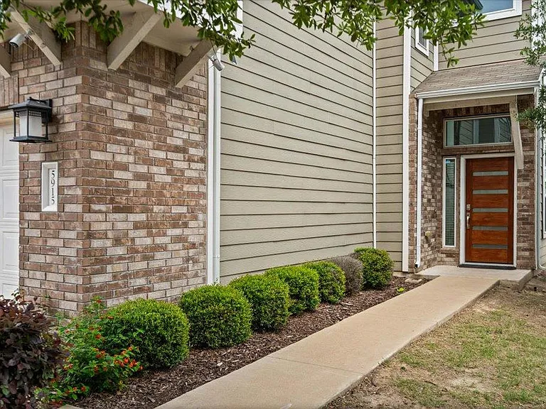 5915 Swayden Ln — Photo 3