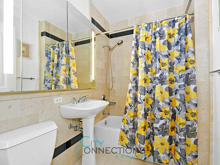 20 West St #4B — Photo 9
