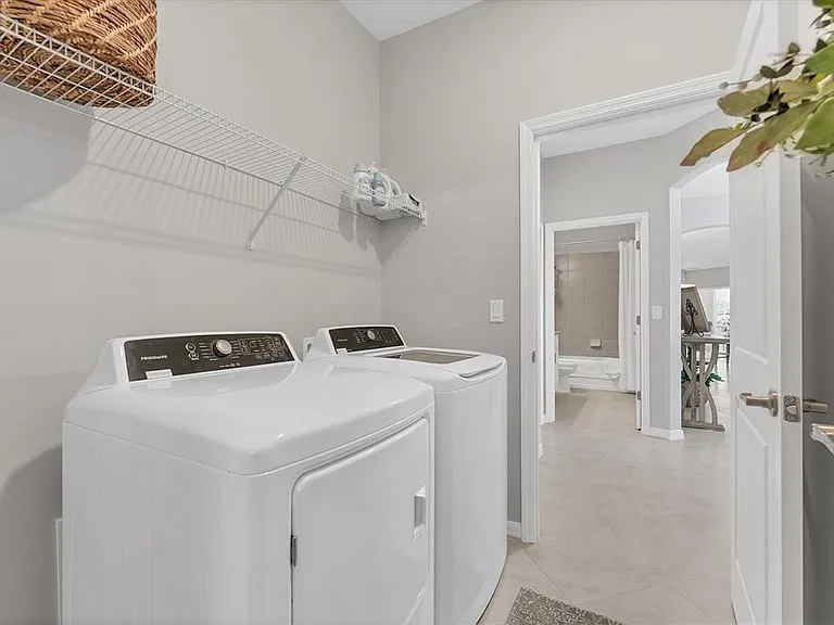 2049 Bonito Way — Photo 35
