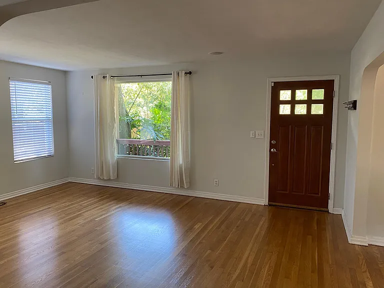 3722 Saint Johns Ave — Photo 26