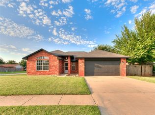 12400 Newgate Dr, Yukon, OK 73099
