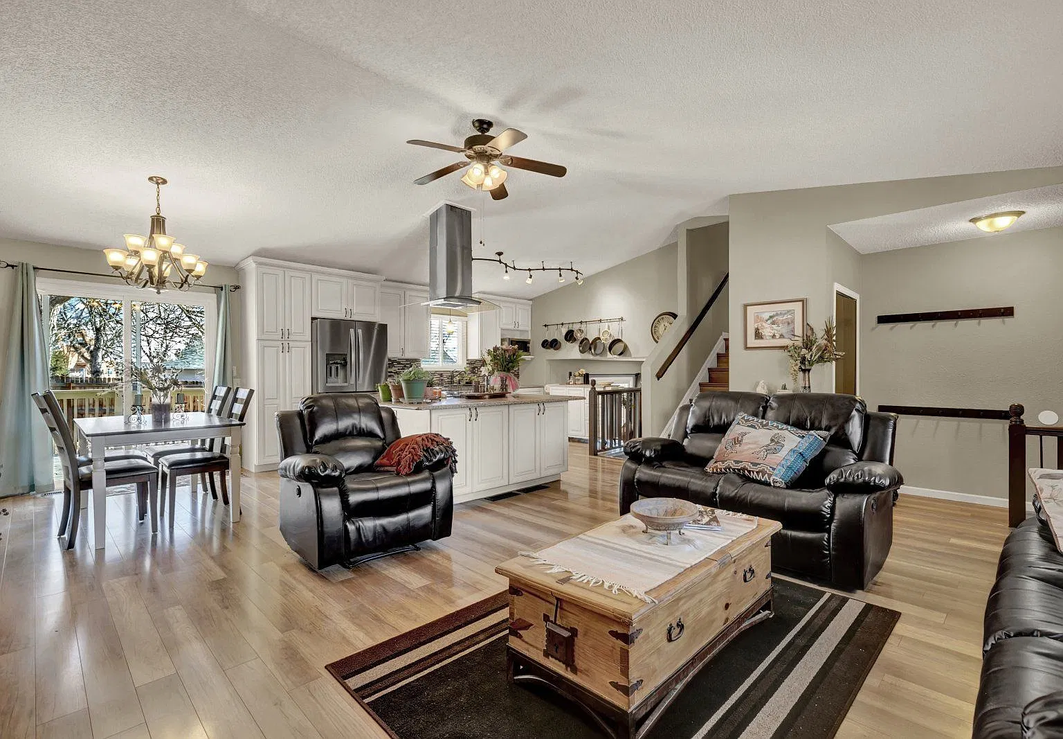 4 bed, 3.0 bath, 2196 sqft, $2,500 — Photo 4