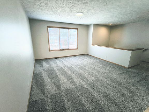 3rd image of 8611 Delphinium Ln