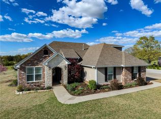 60 E Wolfdale Rd, Farmington, AR 72730