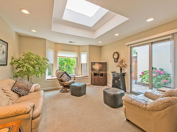 4th image of 5 Portofino Cir