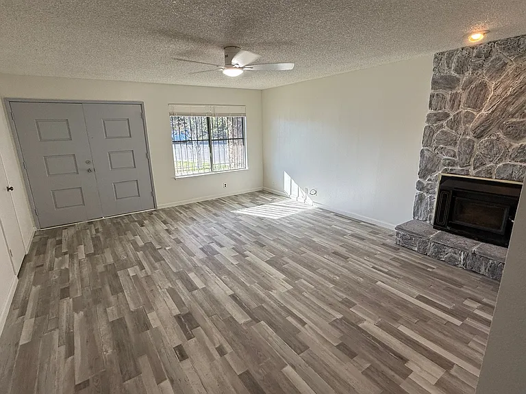 9652 Lake Natoma Dr — Photo 3