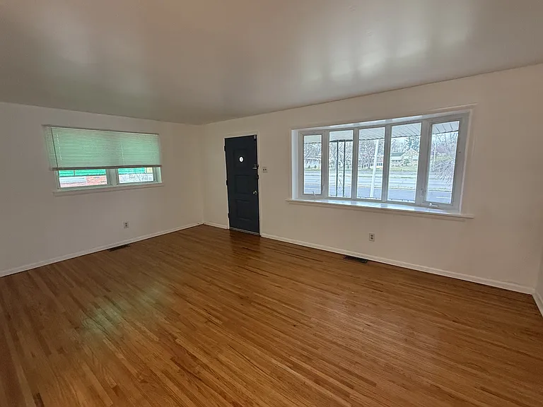 8835 Roosevelt Blvd — Photo 9