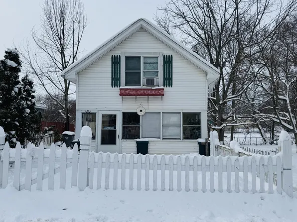 324 S 15th St, Niles, MI 49120