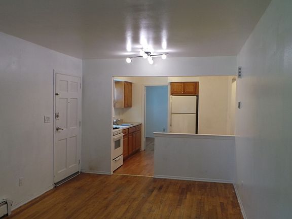 2nd image of 17 Clintonville St Floor 1