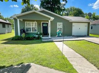712 W Oak St, Dexter, MO 63841